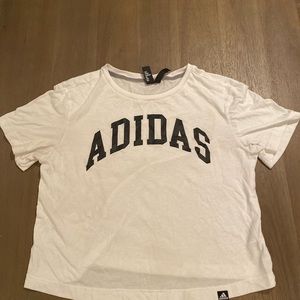 Cropped Adidas Tee